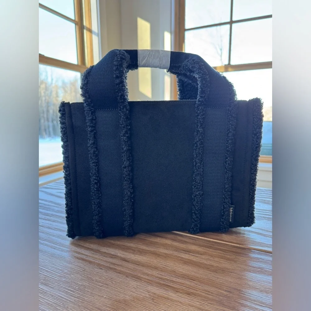 NWT - Lululemon Women’s Black Tote Bag - 4.5L - Faux Shearling Trim - Picture 6 of 7